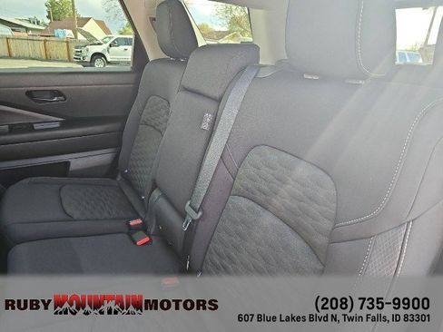 Used 2024 Nissan Pathfinder SV w/ Cargo Package image 25