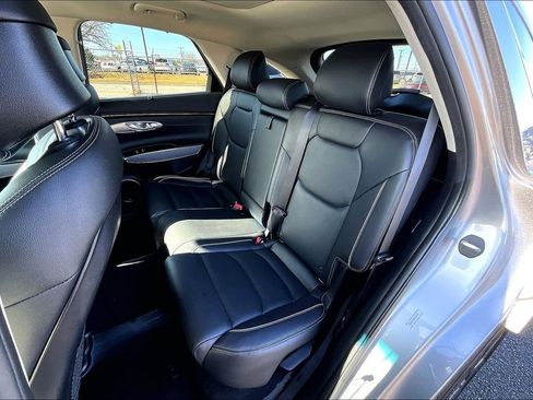 Used 2023 Genesis GV70 2.5T w/ Advanced Package image 38