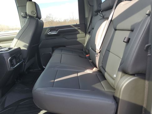 New 2025 GMC Sierra 3500 SLT w/ SLT Premium Package image 29