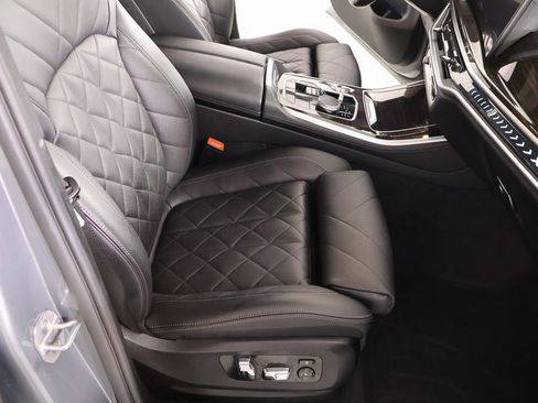 Used 2024 BMW X5 xDrive40i w/ M Sport Package image 14