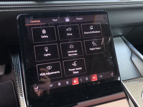 Used 2026 Cadillac Escalade ESV V AWD/4WD image 31
