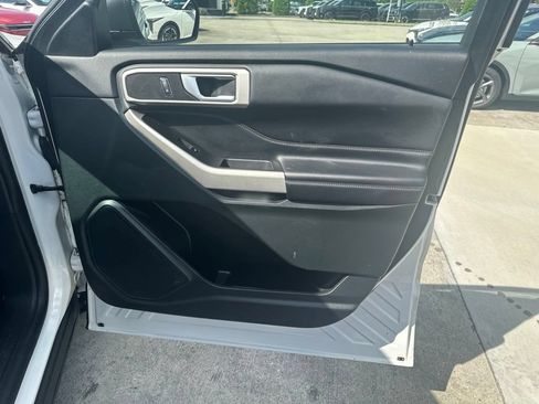 Used 2023 Ford Explorer XLT w/ Equipment Group 202A RWD image 30