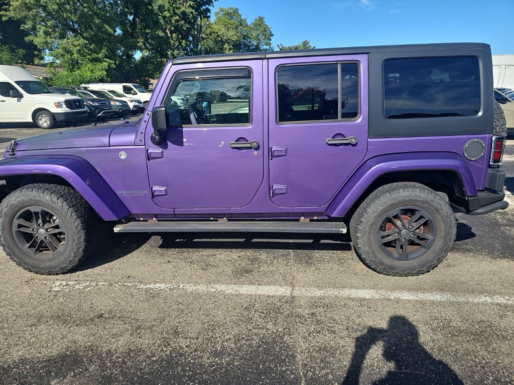 Used 2017 Jeep Wrangler Unlimited Sahara AWD/4WD image 9