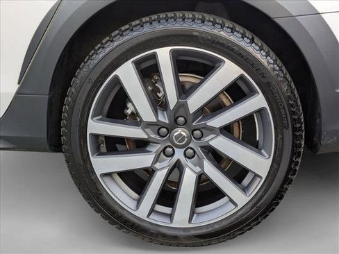 Used 2021 Volvo V90 T6 Cross Country w/ Climate Package image 24