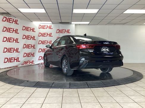 Certified 2023 Kia Forte Sedan FWD image 5
