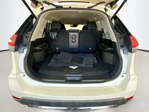 Used 2019 Nissan Rogue SV AWD/4WD image 24
