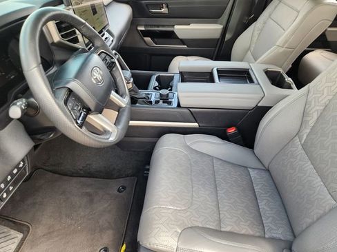 Used 2024 Toyota Tundra Limited AWD/4WD image 9