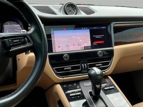 Used 2023 Porsche Macan AWD/4WD image 8