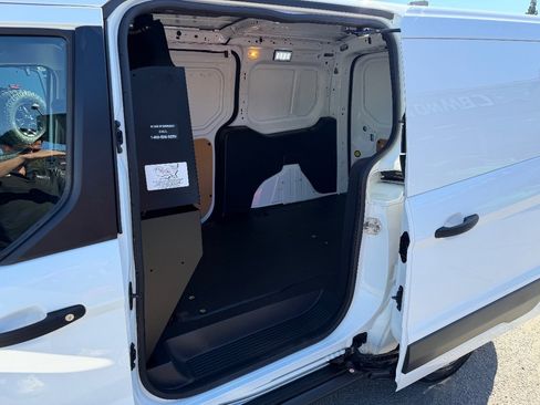 Used 2017 Ford Transit Connect XLT image 21