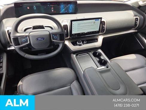 Used 2025 Ford Expedition Active AWD/4WD image 17