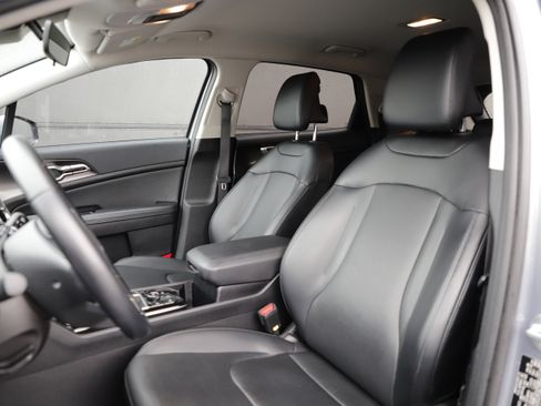 Used 2023 Kia Sportage EX image 18