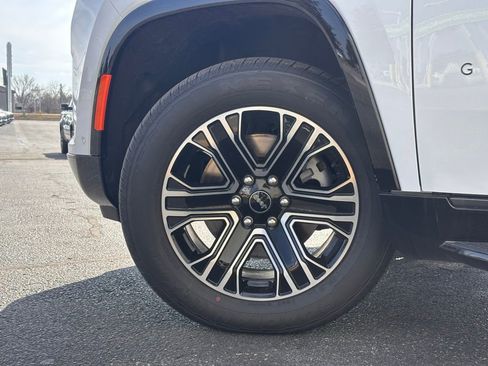 New 2026 Jeep Grand Wagoneer 4WD image 8