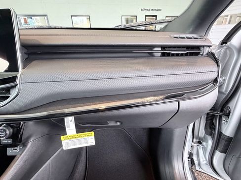 New 2026 Jeep Compass Latitude image 17