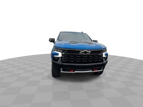 Certified 2022 Chevrolet Silverado 1500 ZR2 w/ Technology Package AWD/4WD image 4