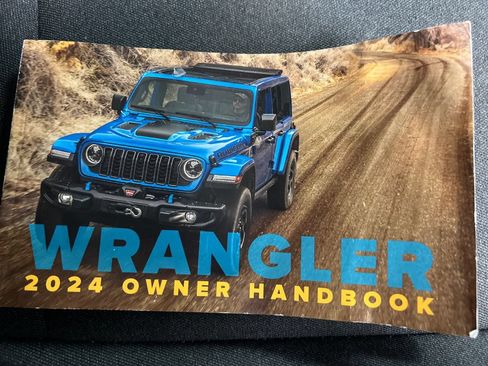 Used 2024 Jeep Wrangler Unlimited Rubicon AWD/4WD image 34