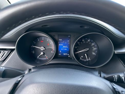 Used 2018 Toyota C-HR image 13