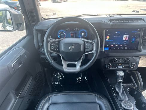 Used 2025 Ford Bronco Badlands AWD/4WD image 16