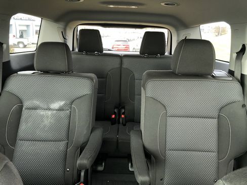 Used 2023 GMC Acadia SLE w/ Driver Convenience Package image 13