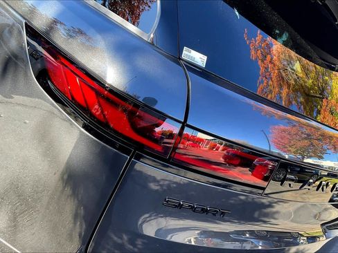 New 2025 Land Rover Range Rover Sport Dynamic SE image 25