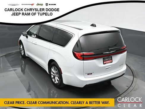 Used 2026 Chrysler Pacifica Limited FWD image 57