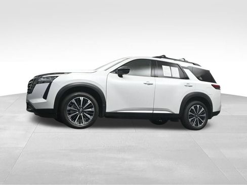 Used 2026 Nissan Pathfinder Platinum FWD image 29