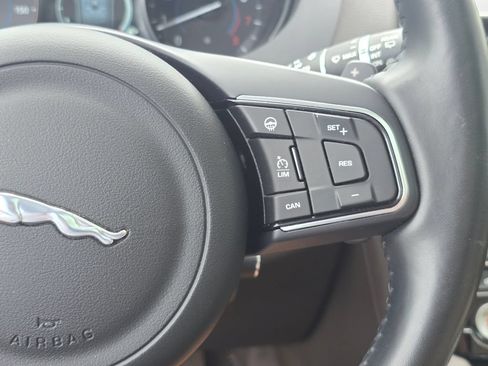Used 2017 Jaguar F-PACE Prestige AWD/4WD image 21
