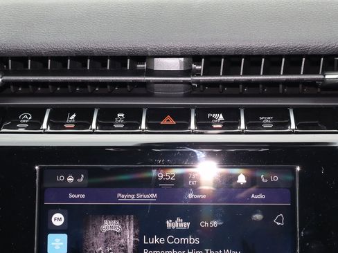 New 2025 Jeep Grand Cherokee L Altitude image 23