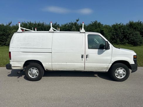Used 2010 Ford E-250 and Econoline 250 RWD image 12