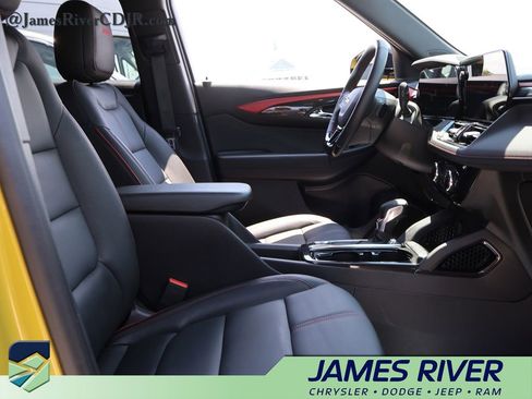 Used 2025 Chevrolet TrailBlazer RS w/ Driver Confidence Package FWD image 9