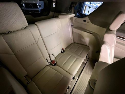 Used 2023 Cadillac Escalade Sport Platinum w/ LPO, ONYX Package AWD/4WD image 38