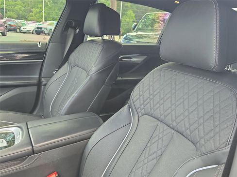 Used 2022 BMW 750i xDrive w/ Executive Package AWD/4WD image 18