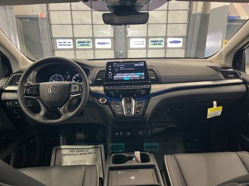 Used 2025 Honda Odyssey Touring image 28