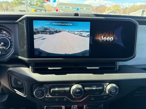 New 2026 Jeep Gladiator Sport image 13