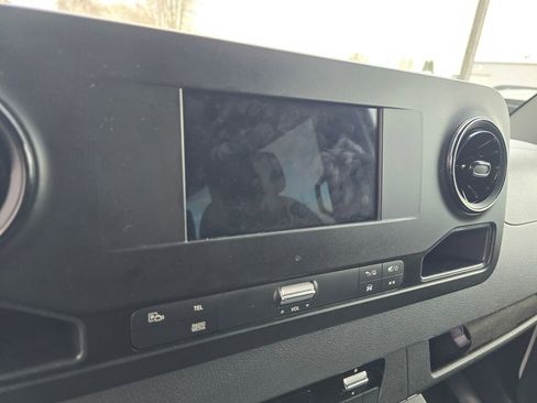 Used 2024 Mercedes-Benz Sprinter 2500 image 28