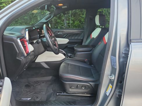 Used 2024 GMC Canyon AT4X AWD/4WD image 15