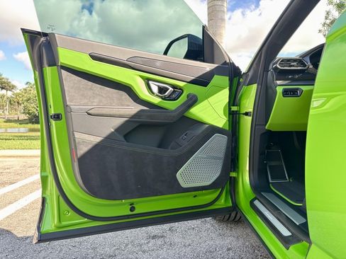 Used 2024 Lamborghini Urus S image 17