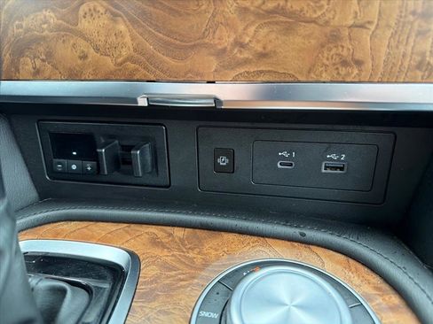 Used 2024 Nissan Armada SL image 19