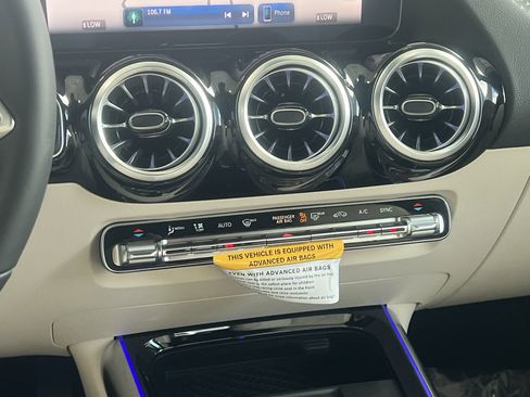 Certified 2025 Mercedes-Benz GLA 250 image 37