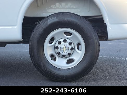 Used 2025 Chevrolet Express 2500 w/ Driver Convenience Package RWD image 33