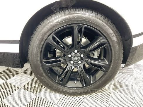 Used 2018 Land Rover Range Rover Velar S image 39