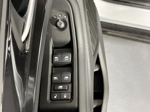 Used 2023 Jeep Grand Cherokee Altitude image 16