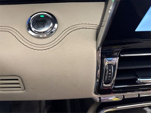 Used 2021 Lincoln Navigator Reserve w/ Luxury Package image 30