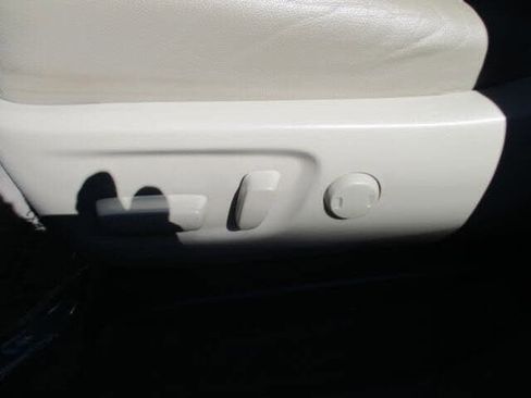 Used 2018 Toyota Sienna XLE image 18