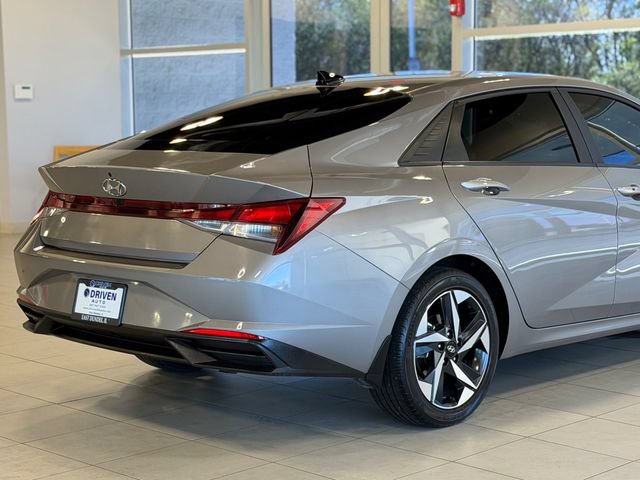 Used 2023 Hyundai Elantra SEL w/ Convenience Package FWD image 11