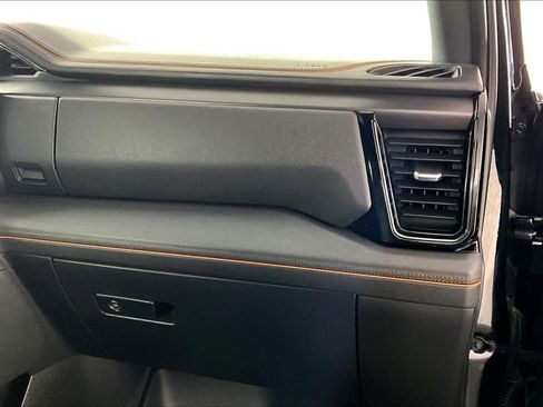 Used 2024 GMC Sierra 2500 AT4 w/ AT4 Premium Plus Package image 18