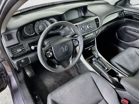Used 2017 Honda Accord LX image 2