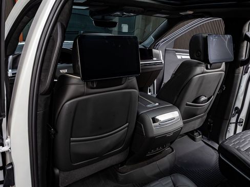 Used 2025 Cadillac Escalade V w/ LPO, ONYX Package image 31