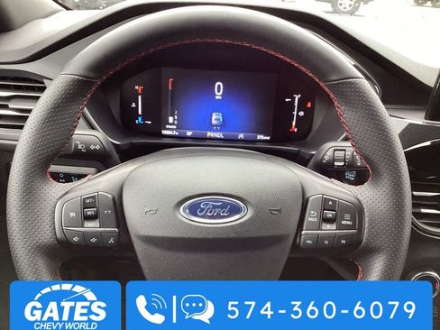 Used 2025 Ford Escape ST-Line image 25