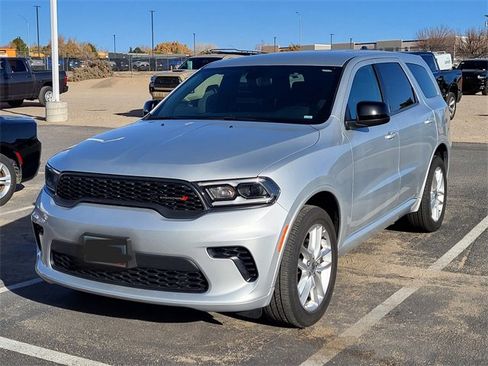 Used 2023 Dodge Durango GT image 3