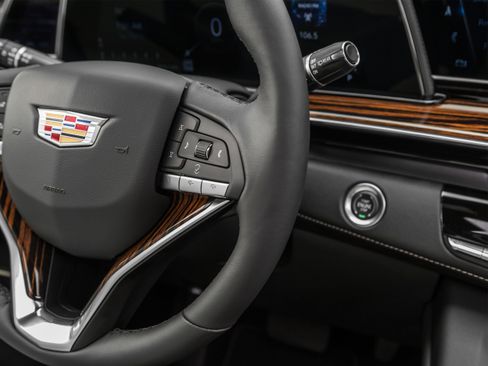 Used 2023 Cadillac Escalade Premium Luxury AWD/4WD image 52